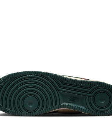 SCARPE NIKE AIR FORCE 1 '07 LV8 Vintage Green Dark Team Red - immagine 5