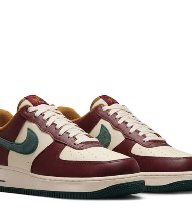 SCARPE NIKE AIR FORCE 1 '07 LV8 Vintage Green Dark Team Red - immagine 2