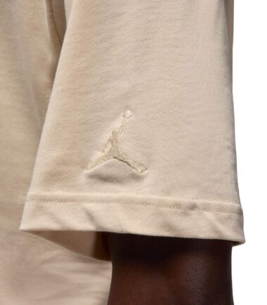 T-SHIRT JORDAN SNKR Patch SS Tee "Legend Brown" - immagine 4