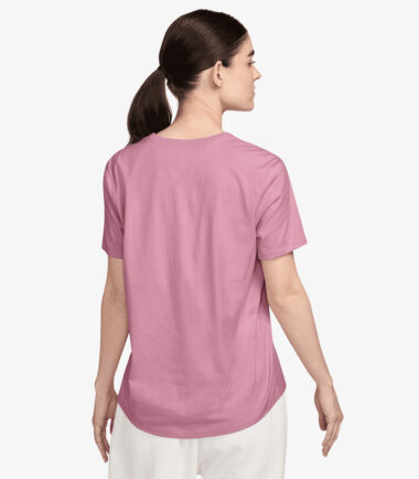 T-SHIRT NIKE CLUB TEE DONNA PINK WHITE LOGO - immagine 3