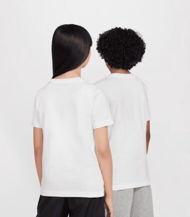 T-SHIRT NIKE Sportswear Tee White bambino - immagine 2
