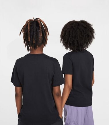 T-SHIRT NIKE Sportswear Tee Black bambino - immagine 2