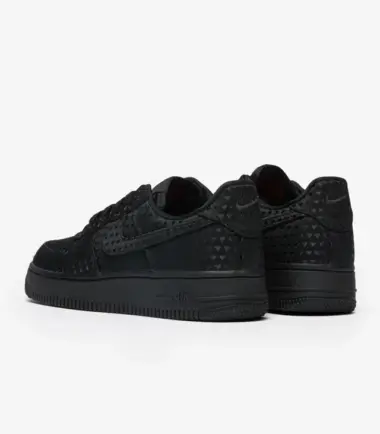 SCARPE Air Force 1 Triple Black “Valentine's Day” - immagine 4